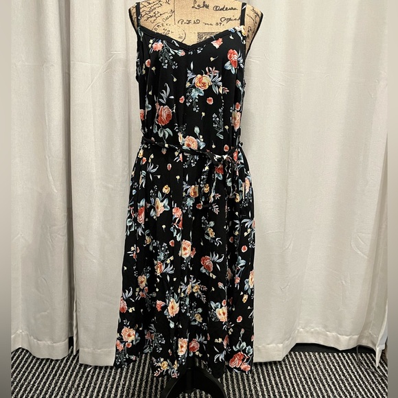 Torrid mini challis trapeze dress size 0 Zero plus size black with floral tie - Picture 1 of 2